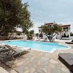 Diamantis Studios&apartments Hotell 2*
