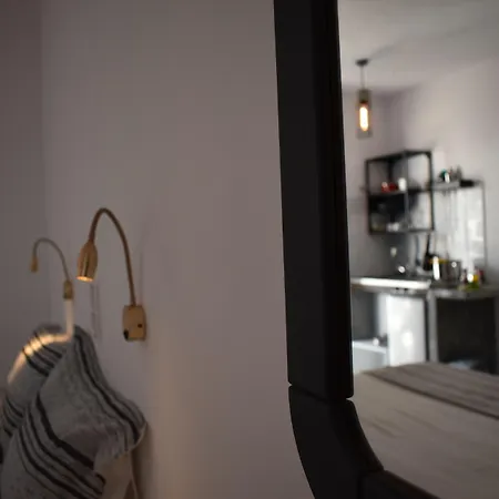 Diamantis Studios&apartments ホテル ミクリ・ヴィグラ