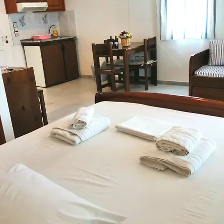 Diamantis Studios&apartments ホテル